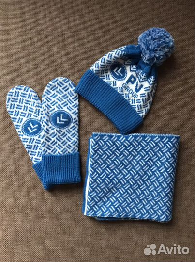 Новогодний набор шапка, шарф и варежки новые