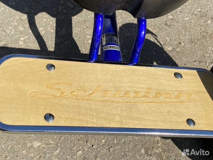 Трехколесный велосипед Schwinn Roadster Trike