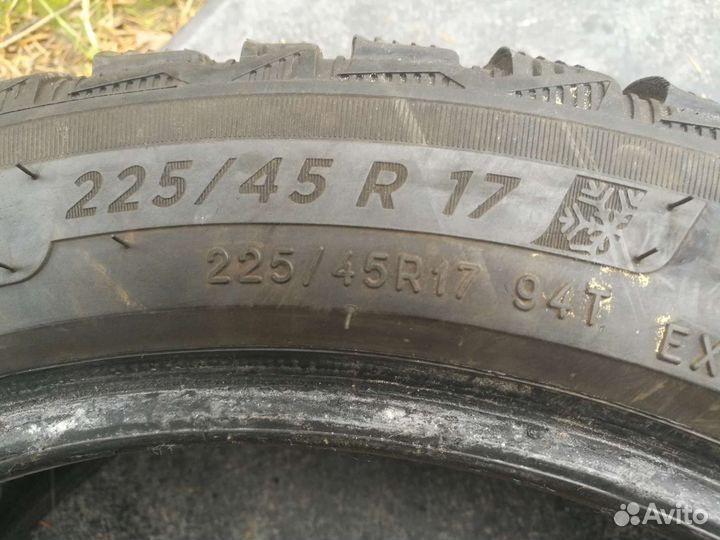 Michelin X-Ice North 4 245/45 R17