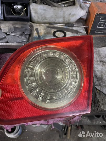Volkswagen фонарь крышки багажника правый