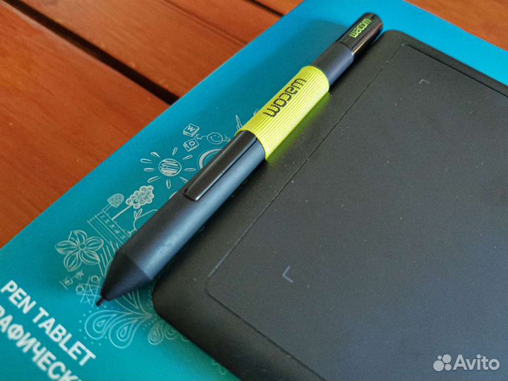 Графический планшет Wacom One Small