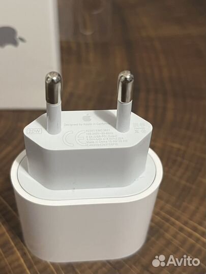 Зарядное устройство для iPhone 20w комплект