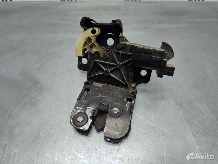 Замок багажника Audi A6 (C6) tfsi 2008 г.в