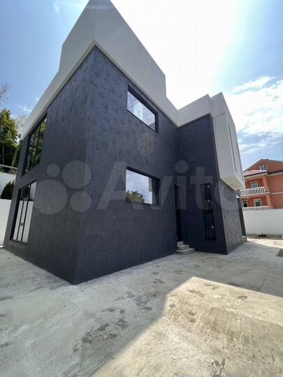 Дом 230 м² на участке 5 сот.