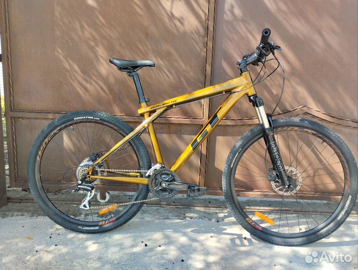 Велосипед GT avalanche 27.5