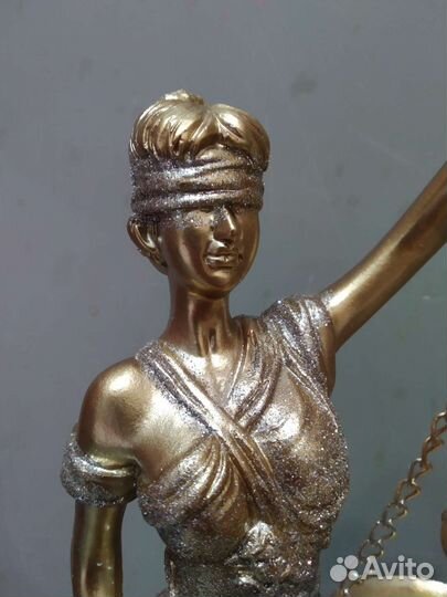 Статуэтка Фемида,новая