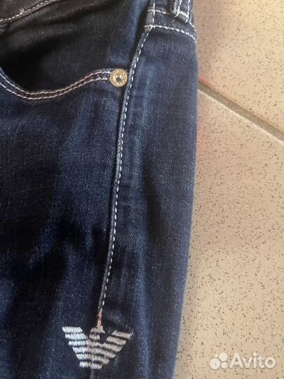 Джинсы armani