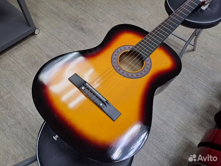 Гитара классическая с нейлоновыми струнами