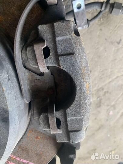 Суппорт задний правый dodge Grand Caravan 2001-20