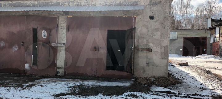 Гараж, > 30 м²