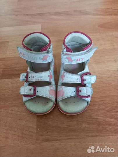 Сандалики на девочку