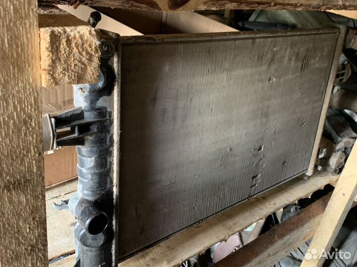 Радиатор охлаждения и кондиционера Шевроле Вива