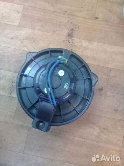 Мотор отопителя салона (Моторчик печки) Toyota Ave