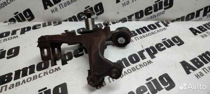 Кулак поворотный задний правый Audi A4 B7 BFB