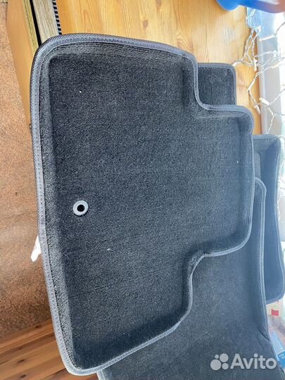 Нвбор ковриков в машину