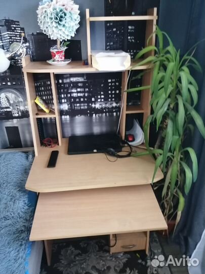 Компьютерный стол