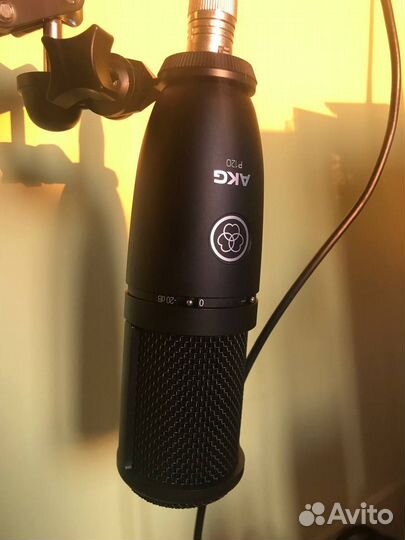 Микрофон AKG P120