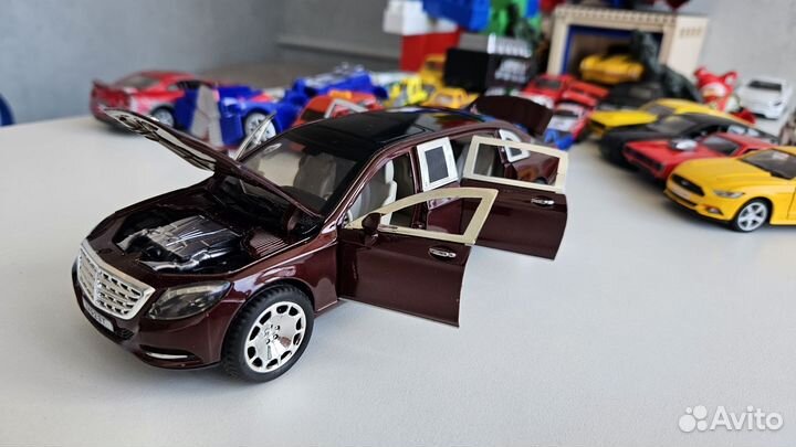 Mercedes Maybach s680 1:24 модель машинка лимузин