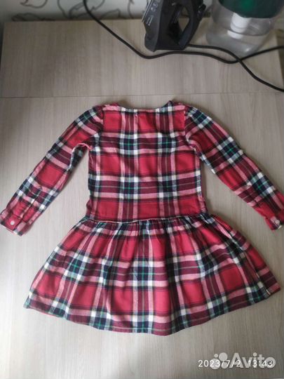 Платье в идеальном состоянии. На этикетке 5-6лет