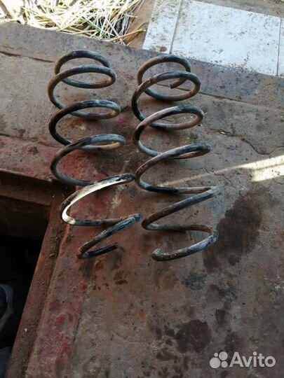 Пружина передняя на Опель Астра 2008 г