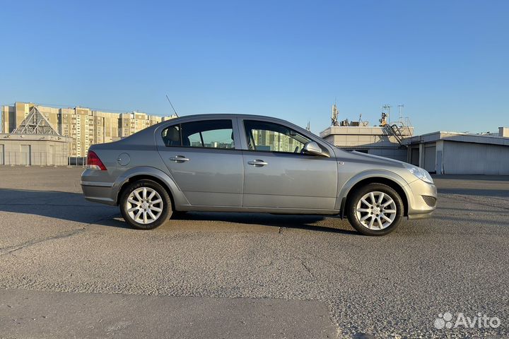Opel Astra 1.8 AT, 2014, 154 000 км