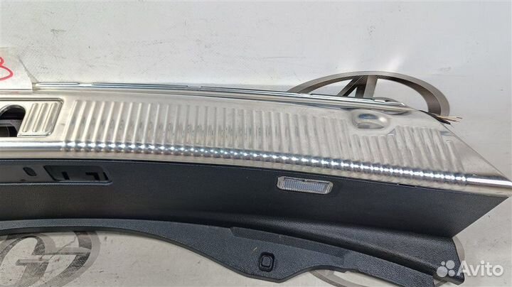Накладка крышки багажника Audi A8/S8