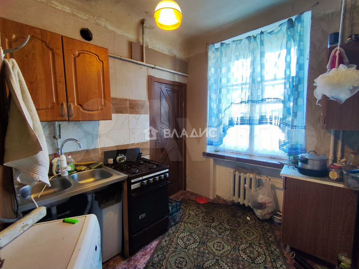 Комната 35 м² в 3-к., 1/3 эт.