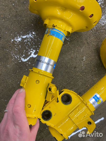 Амортизаторы Subaru Legacy(стойки передние)