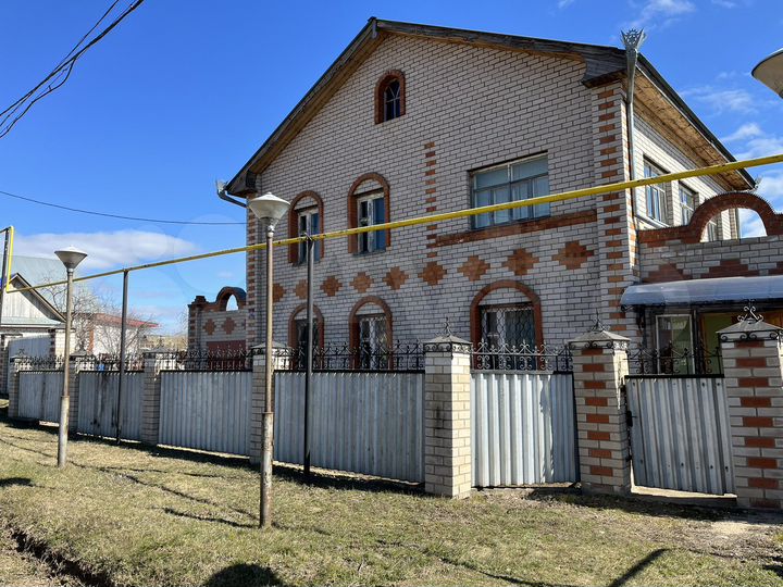 Дом 220 м² на участке 40 сот.