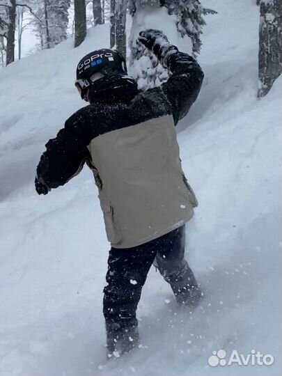 Горнолыжная сноубордическая куртка burton