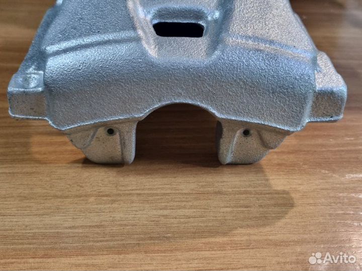 Суппорт передний левый Audi A4