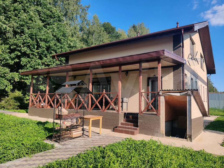 Дом 198,2 м² на участке 8 сот.