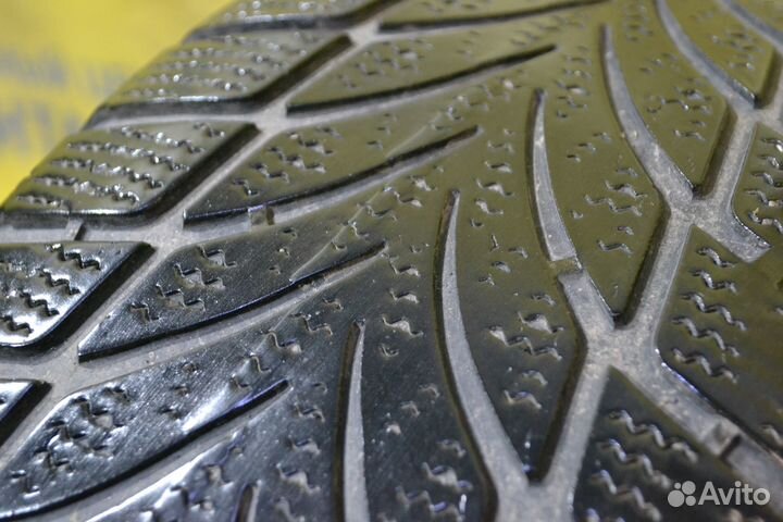 Goodyear UltraGrip Ice 2 215/60 R16