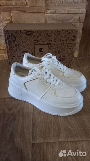 Кроссовки белые 39 размер
