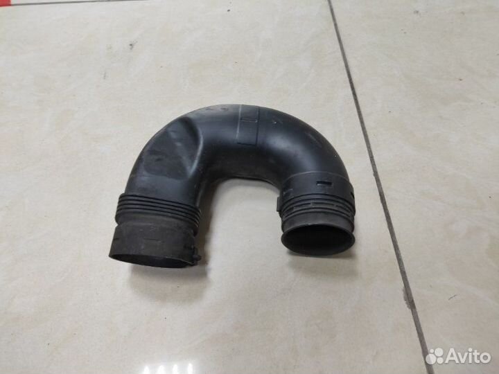 Патрубок воздушного фильтра Volkswagen Passat B6
