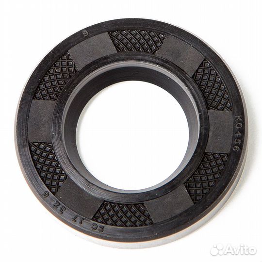 Сальник подшипника насоса Suzuki DT40 DF50-60A