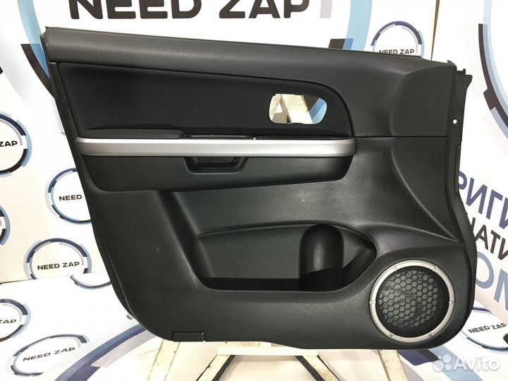 Обшивка двери передней левой Suzuki Grand Vitara