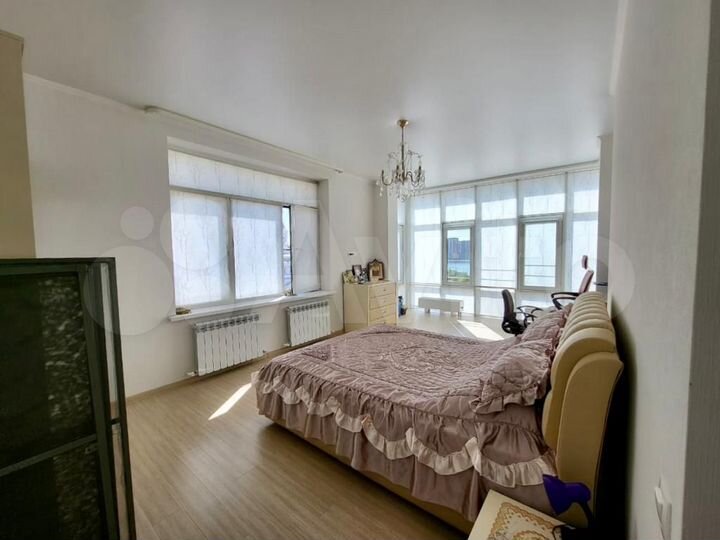 3-к. квартира, 113 м², 6/15 эт.