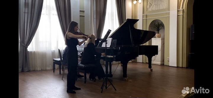 Преподаватель фортепиано и сольфеджио