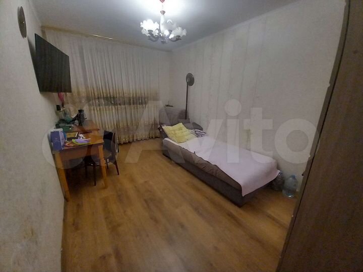 Комната 14 м² в 3-к., 1/4 эт.