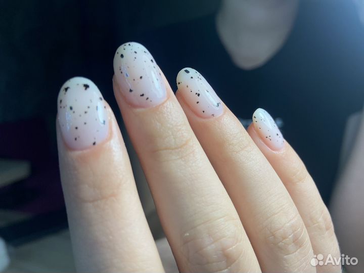 Модель на маникюр