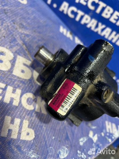 Гур Renault Logan 1 седан K4MA690 2012