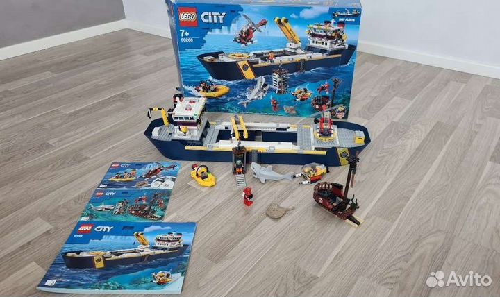 Lego корабль