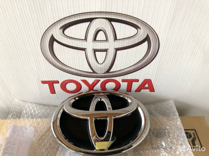 Эмблема Тойота Камри V40