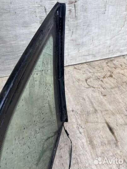 Стекло заднее левое глухое Audi A3 8P 2009г