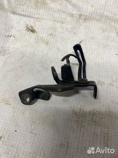 Крепление тросика маслонасоса Honda Dio AF-18 / 27