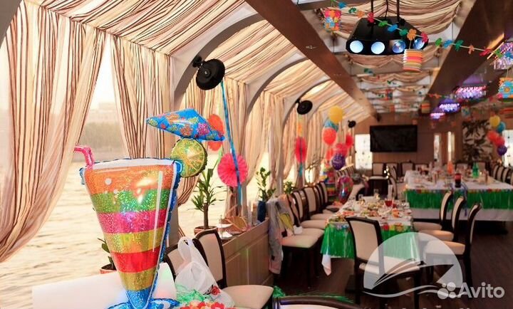 Аренда панорамного теплохода, цены от собственника