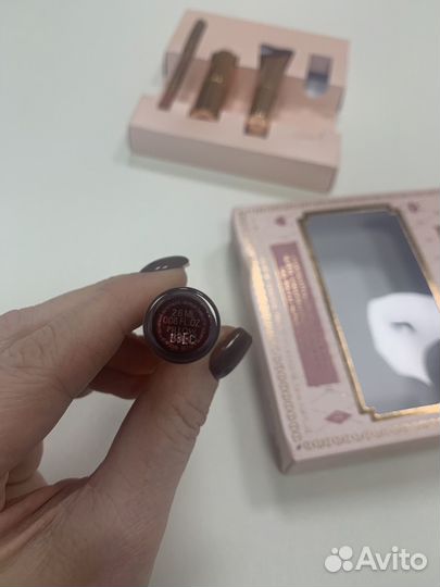 Блеск для губ Charlotte Tilbury Collagen Lip
