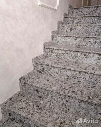 Лестница из кварцевого агломерата