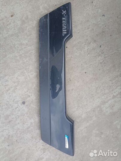 Молдинг Накладка крышки багажника Nissan X-trail T